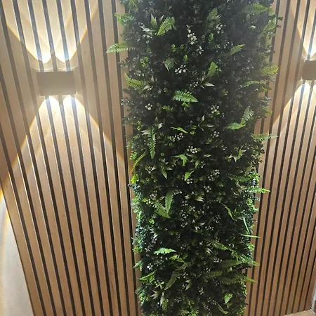 Priyateli - Friends Отель