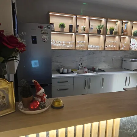 Отель Priyateli - Friends